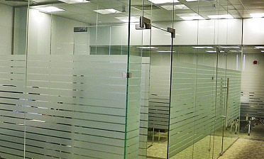 Стеклянные перегородки для офиса купить в Казани
