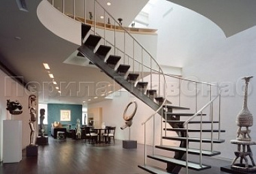 Изготовление лестниц для загородного дома купить в Казани