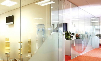 Перегородки офисные стеклянные премиум в Казани. Готовые проекты ПерилаГлавСнаб
