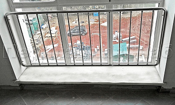 Ограждения из нержавейки экранного типа «Частокол» для окон в Казани. Готовые проекты ПерилаГлавСнаб