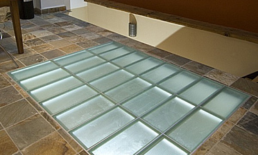 Стеклянный пол в квартиру с подсветкой купить в Казани