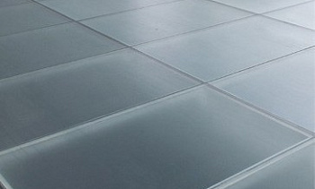 Стеклянный пол в квартиру с матовым стеклом в Казани. Готовые проекты ПерилаГлавСнаб