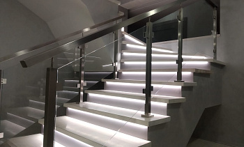 Ограждения из нержавейки со стеклом в Казани. Готовые проекты ПерилаГлавСнаб