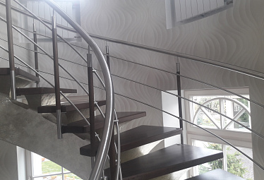 Перила и ограждения из нержавейки и дерева купить в Казани