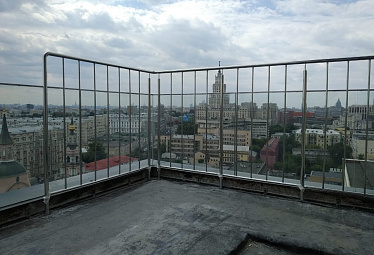 Ограждения с вертикальным заполнением купить в Казани