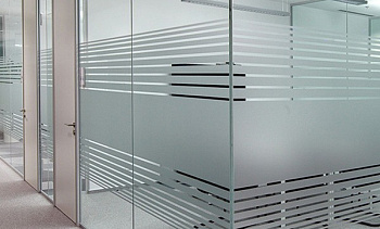 Стеклянные офисные перегородки с матовой пленкой в Казани. Готовые проекты ПерилаГлавСнаб