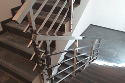 Перила для лестниц из металла в Казани. Готовые проекты ПерилаГлавСнаб - фото 13