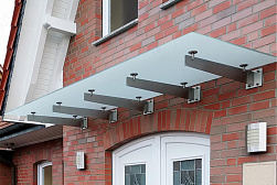 Консольные козырьки и навесы в Казани. Готовые проекты ПерилаГлавСнаб - фото 10