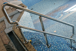 Поручни для бассейна в Казани. Готовые проекты ПерилаГлавСнаб - фото 3