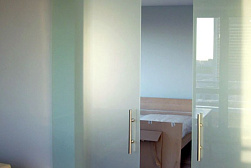 Раздвижные стеклянные двери в Казани. Готовые проекты ПерилаГлавСнаб - фото 7