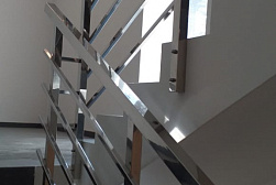 Перила для лестниц из металла в Казани. Готовые проекты ПерилаГлавСнаб - фото 14