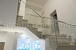 Стеклянные перила для колодезных лестниц в Казани. Готовые проекты ПерилаГлавСнаб - фото 7