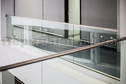 Цельностеклянные ограждения на несущем стекле в Казани. Готовые проекты ПерилаГлавСнаб - фото 29