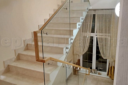 Стеклянные перила для лестниц в Казани. Готовые проекты ПерилаГлавСнаб - фото 3