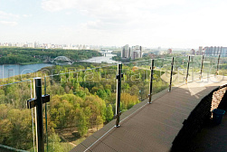 Цельностеклянные ограждения для крыш в Казани. Готовые проекты ПерилаГлавСнаб - фото 3