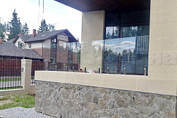 Стеклянные перила для балконов в Казани. Готовые проекты ПерилаГлавСнаб - фото 2