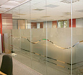 Стеклянные перегородки в офис, частично матированные в Казани. Готовые проекты ПерилаГлавСнаб - фото 1
