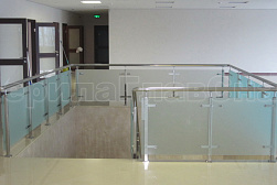 Стеклянные перила для атриумов в Казани. Готовые проекты ПерилаГлавСнаб - фото 4