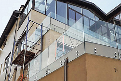 Цельностеклянные ограждения на несущем стекле в Казани. Готовые проекты ПерилаГлавСнаб - фото 8