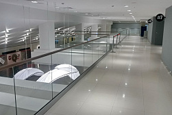 Цельностеклянные ограждения на несущем стекле в Казани. Готовые проекты ПерилаГлавСнаб - фото 2