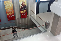 Стеклянные ограждения для торговых  и бизнес центров в Казани. Готовые проекты ПерилаГлавСнаб - фото 7