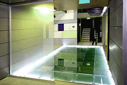 Стеклянные полы в Казани. Готовые проекты ПерилаГлавСнаб - фото 14