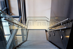 Стеклянные ограждения для торговых  и бизнес центров в Казани. Готовые проекты ПерилаГлавСнаб - фото 19